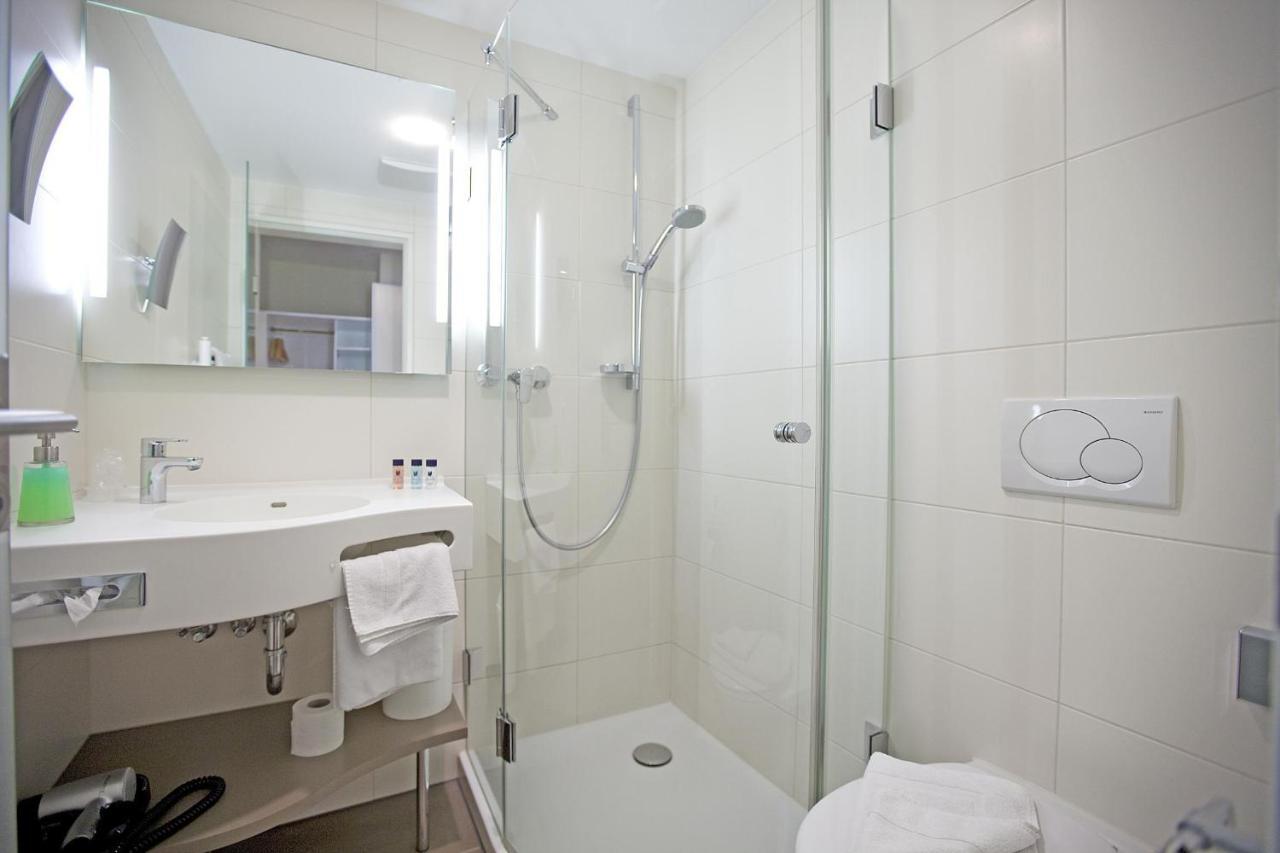 Hotel Hirsch Leonberg Room photo